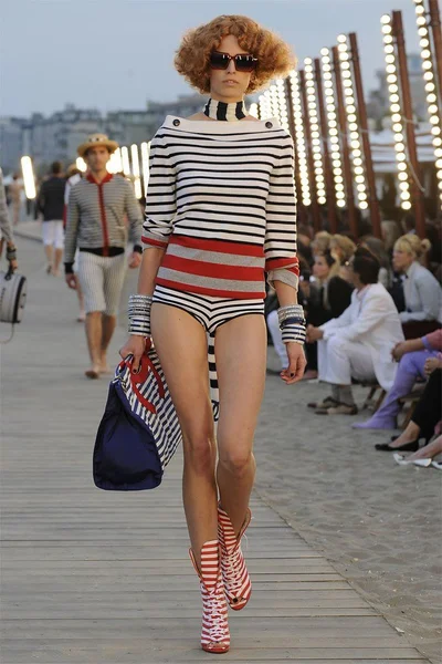 Look 11